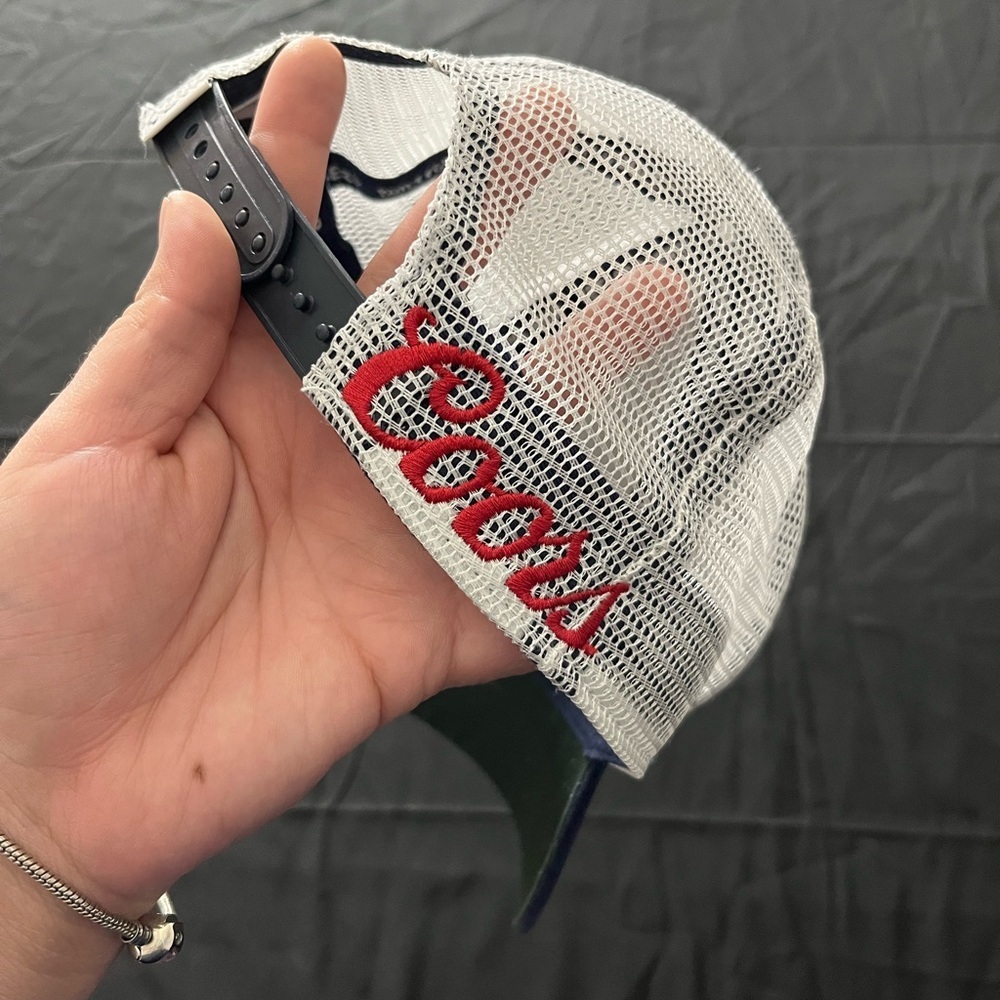 YETI Dark Blue and White trucker hat - Picture 4 of 4